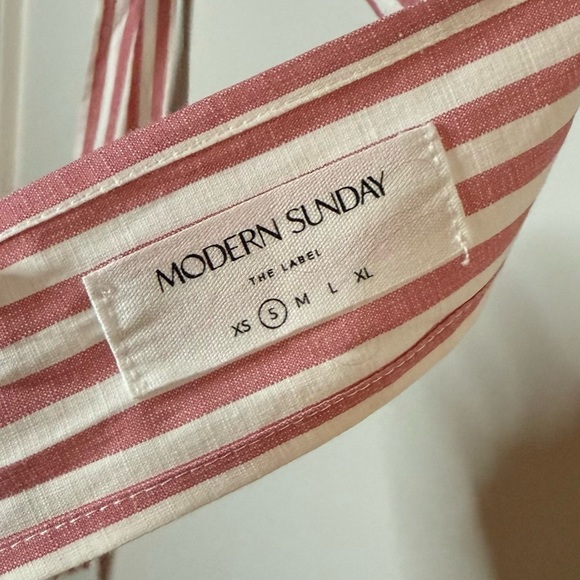 Modern Sunday Keyhole Tank - Picture 4 of 8